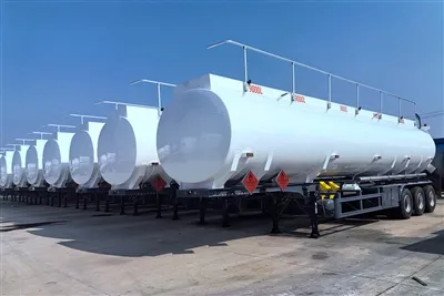 Armeniska partner besöker fabriken för djupgående kommunikation och slutlig signering av oljetank...